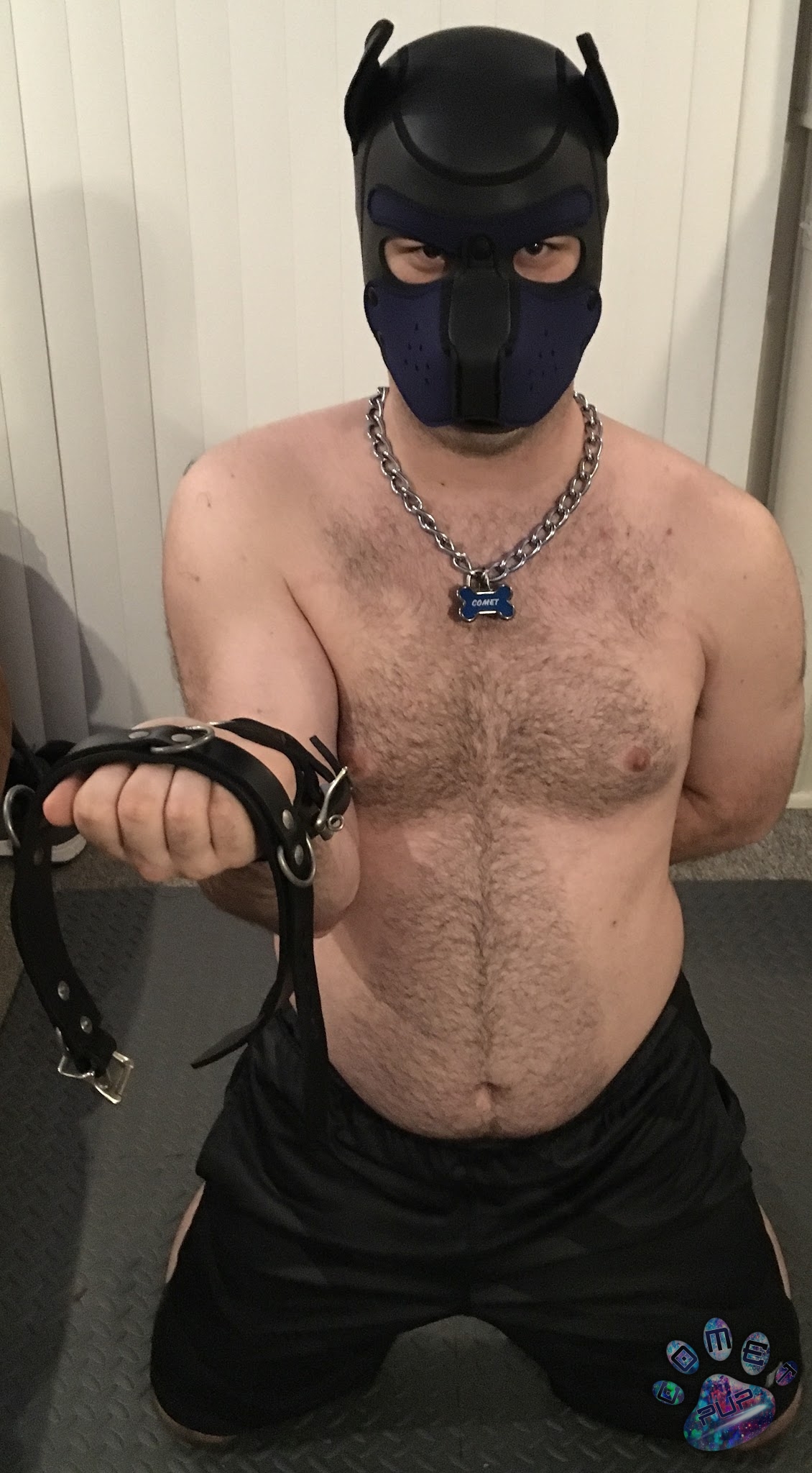 This pup needs more bondage and gear in his life.  :P